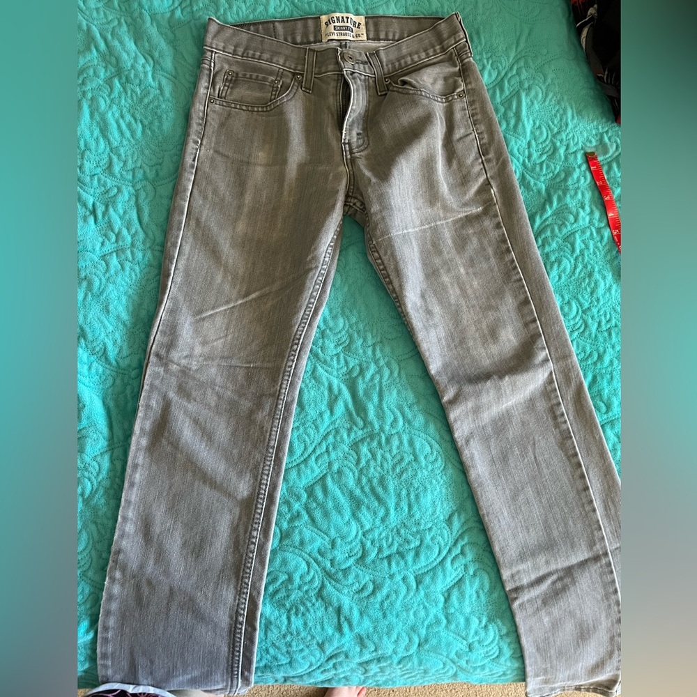 Light Gray Levi’s Signature Skinny Jeans